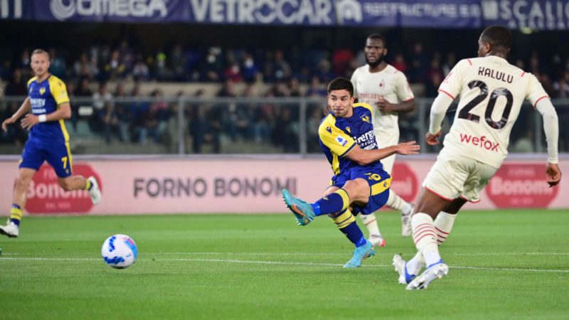 Hellas Verona's Argentine forward Giovanni Simeone shoots on target during the Italian Serie A football match between Hellas Verona and AC Milan on May 8, 2022 at the Marcantonio-Bentegodi stadium in Verona. (Photo by MIGUEL MEDINA / AFP)