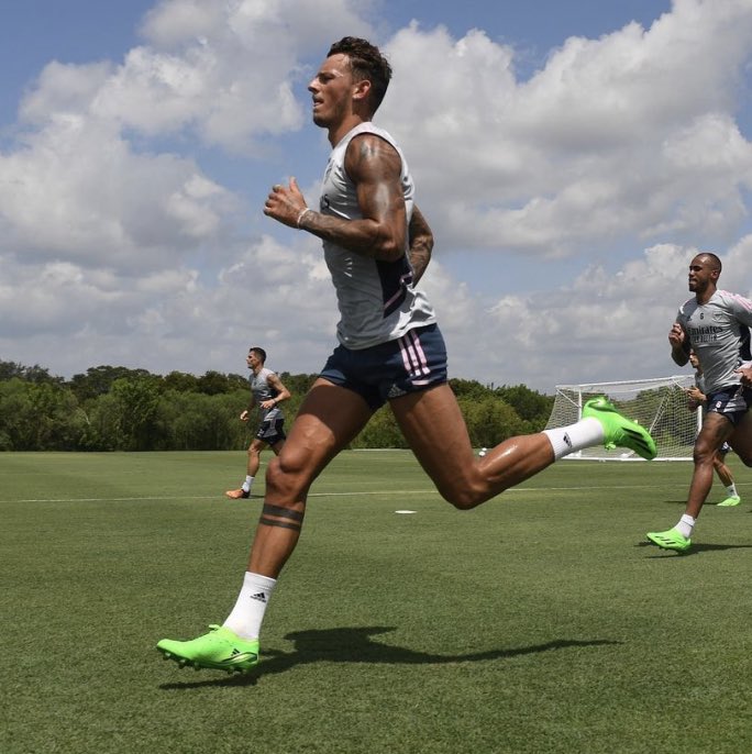 Ben White in training with Arsenal (Photo via Jeorge Bird on Twitter)