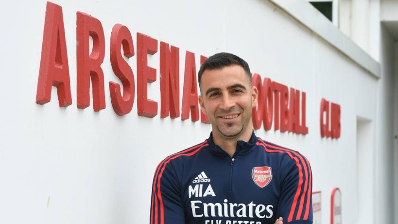 Mehmet Ali after his promotion to u21 head coach (Photo via Arsenal.com)