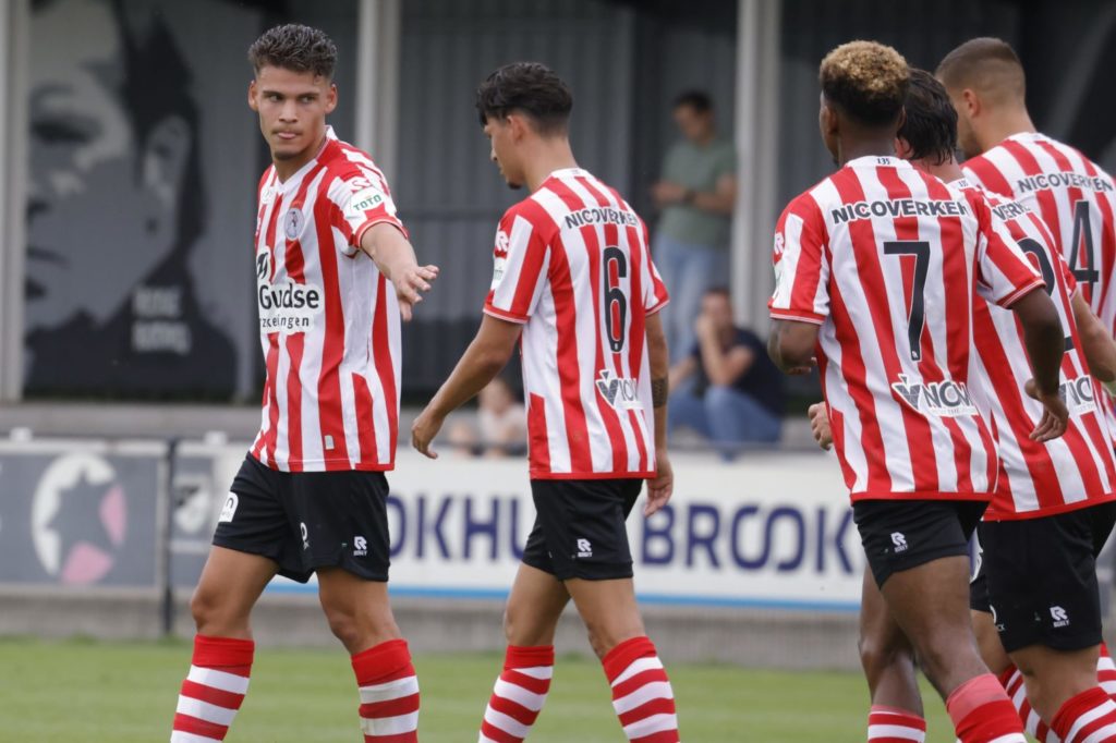 Omar Rekik celebrates a goal for Sparta Rotterdam (Photo by Carla Vos/Cor Vos © 2022)