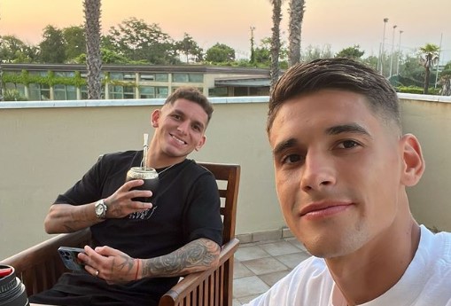 Lucas Torreira and Lucas Martinez in Italy (Photo via Martinez on Instagram)