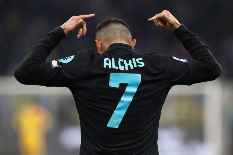 MILAN, ITALY - MAY 06: Alexis Sanchez of FC Internazionale celebrates after scoring their team's fourth goal during the Serie A match between FC In...