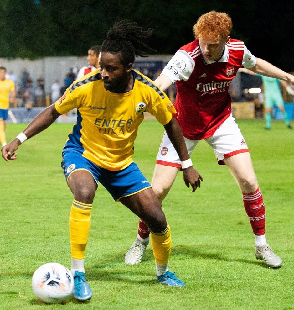 Released Arsenal youth international finally finds new club 2 Henry Jeffcott (R) defends for the Arsenal u21s vs St. Albans City (Photo via St. Albans City FC on Twitter)