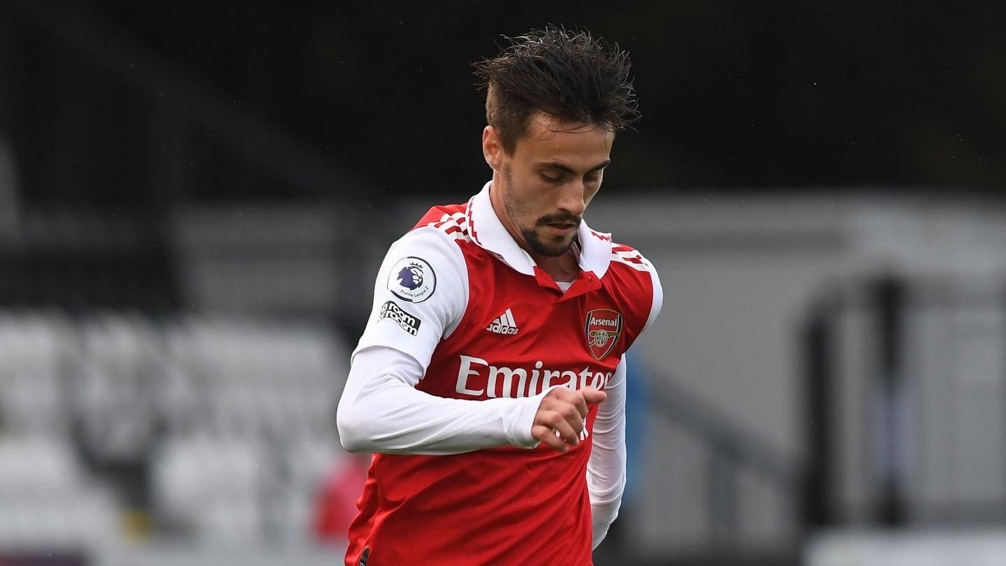 "I had a difficult time in England," says Arsenal 24yo 10 Fabio Vieira playing for the Arsenal u21s (Photo via Arsenal Academy on Twitter)