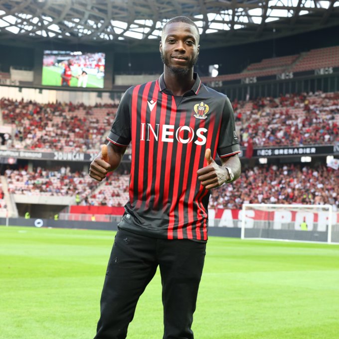 Nicolas Pepe after signing for OGC Nice (Photo via OGCNice.com)