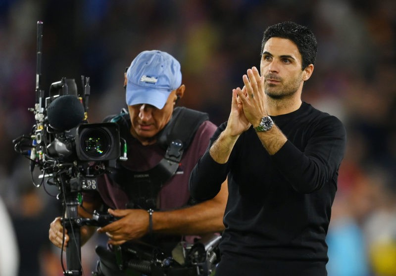 Arteta calls on Arsenal to 'send out' a 'message' against Crystal Palace 2 LONDON, ENGLAND - AUGUST 05: Mikel Arteta, Manager of Arsenal, applauds their fans after the final whistle of the Premier League match between Crystal Palace and Arsenal FC at Selhurst Park on August 05, 2022 in London, England. (Photo by Mike Hewitt/Getty Images)