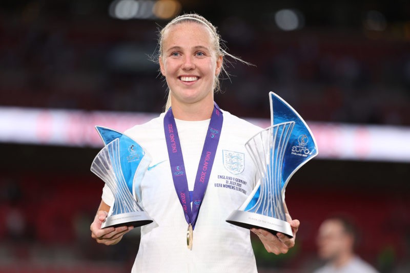 LONDON, ENGLAND - JULY 31: Beth Mead of England is awarded with the Top Goalscorer and Player of the Tournament awards after the final whistle of t...