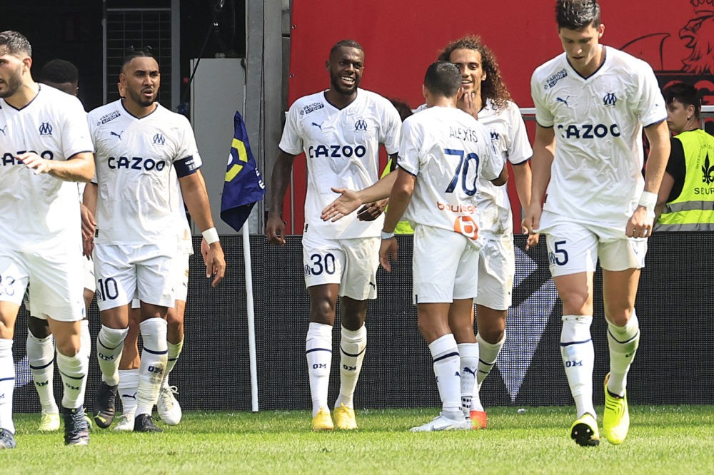Marseille's Portuguese defender Nuno Tavares (C) celebrates after scoring a goal during the French L1 football match between OGC Nice and Olympique...