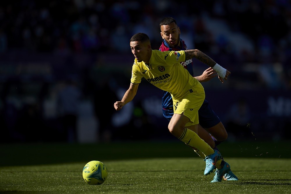 VALENCIA, SPAIN: Yeremy Pino of Villarreal CF being followed by Ruben Vezo of Levante UD during the LaLiga Santander match between Levante UD and V...