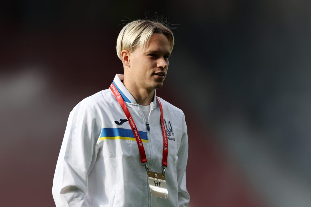 Ornstein: Arsenal have 'very good chance' of signing Mudryk 2 GLASGOW, SCOTLAND: Mykhaylo Mudryk of Ukraine warms up prior to the FIFA World Cup Qualifier match between Scotland and Ukraine at Hampden Park on June 01, 2022 in Glasgow, Scotland. (Photo by Ian MacNicol/Getty Images)