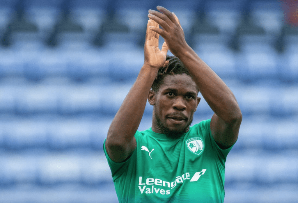 3 Arsenal loanees feature as FA Cup proper kicks off 2 Tim Akinola playing for Chesterfield FC (Photo via Chesterfield FC on Twitter)