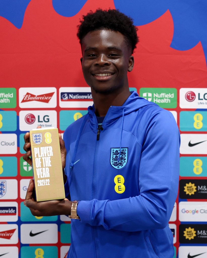 Bukayo Saka wins England Player of the Year [photo via @England]
