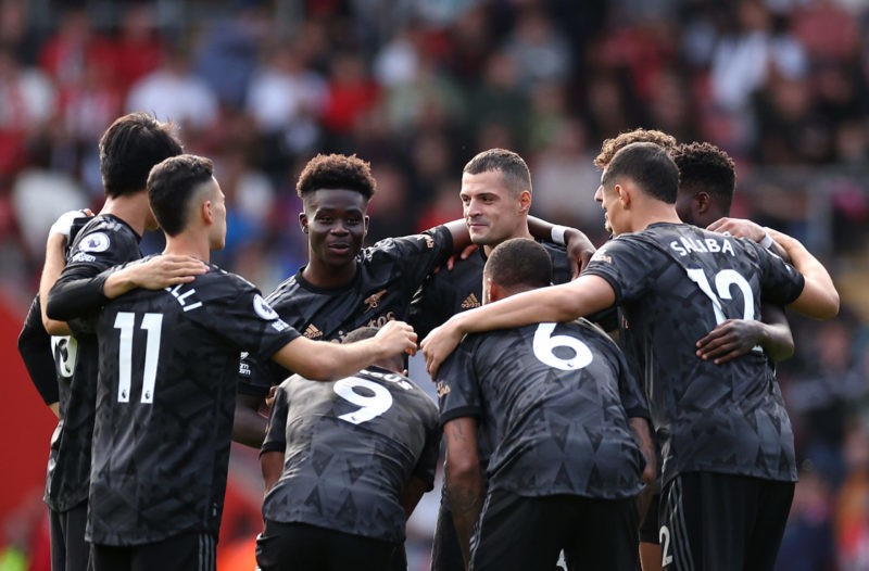 SOUTHAMPTON, ENGLAND - OCTOBER 23: Bukayo Saka and Granit Xhaka of Arsenal gather the players during the Premier League match between Southampton FC and Arsenal FC at Friends Provident St. Mary's Stadium on October 23, 2022 in Southampton, England. (Photo by Ryan Pierse/Getty Images)