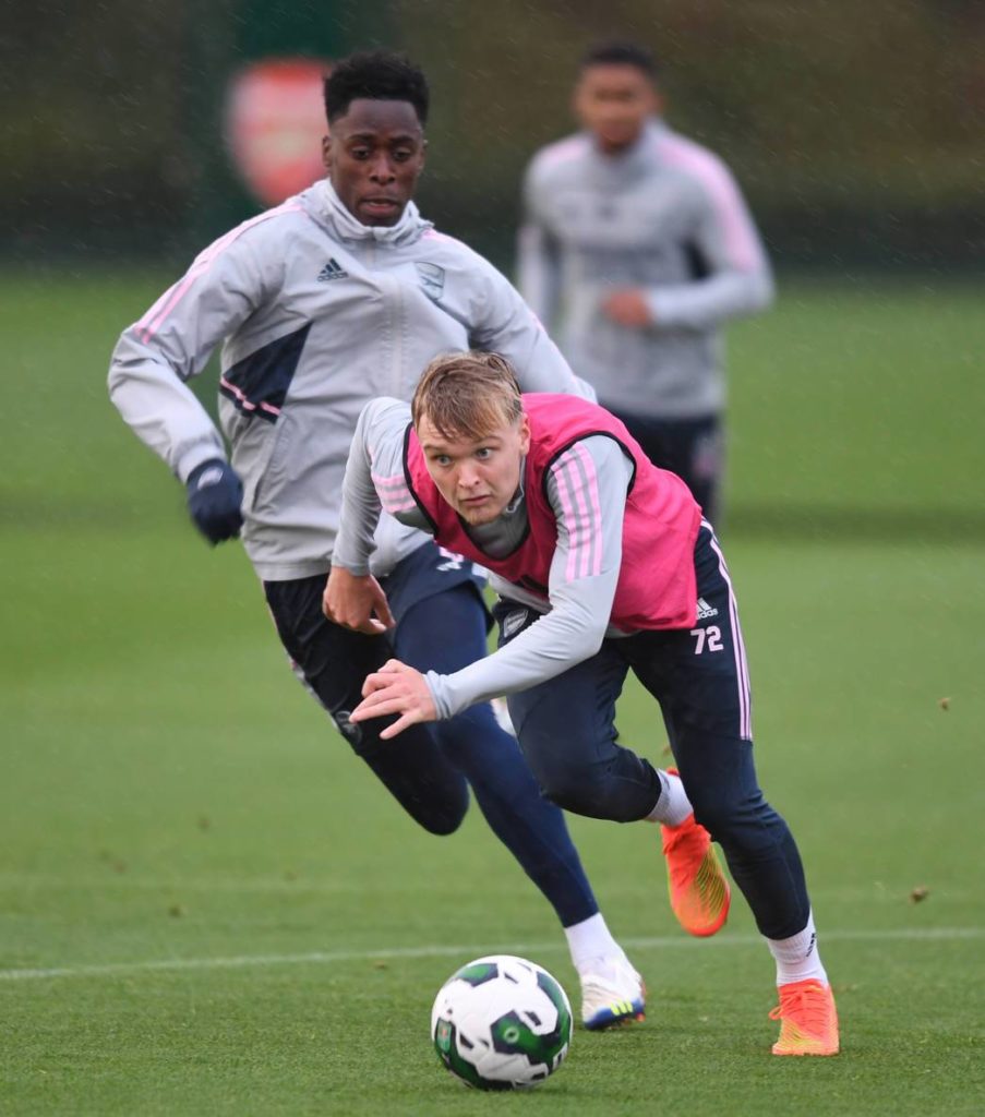 3 clubs chase deadline-day move to sign Arsenal 22yo 2 Matt Smith (R) in training with Arsenal (Photo via Arsenal.com)