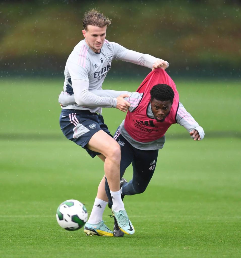 Arsenal fan favourite now expected to leave this summer 3 Rob Holding holding Nathan Butler-Oyedeji in training with Arsenal (Photo via Arsenal.com)