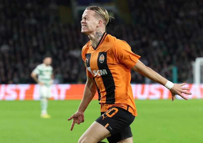 GLASGOW, SCOTLAND - OCTOBER 25: Mykhaylo Mudryk of Shakhtar Donetsk celebrates scoring their side's first goal during the UEFA Champions League gro...