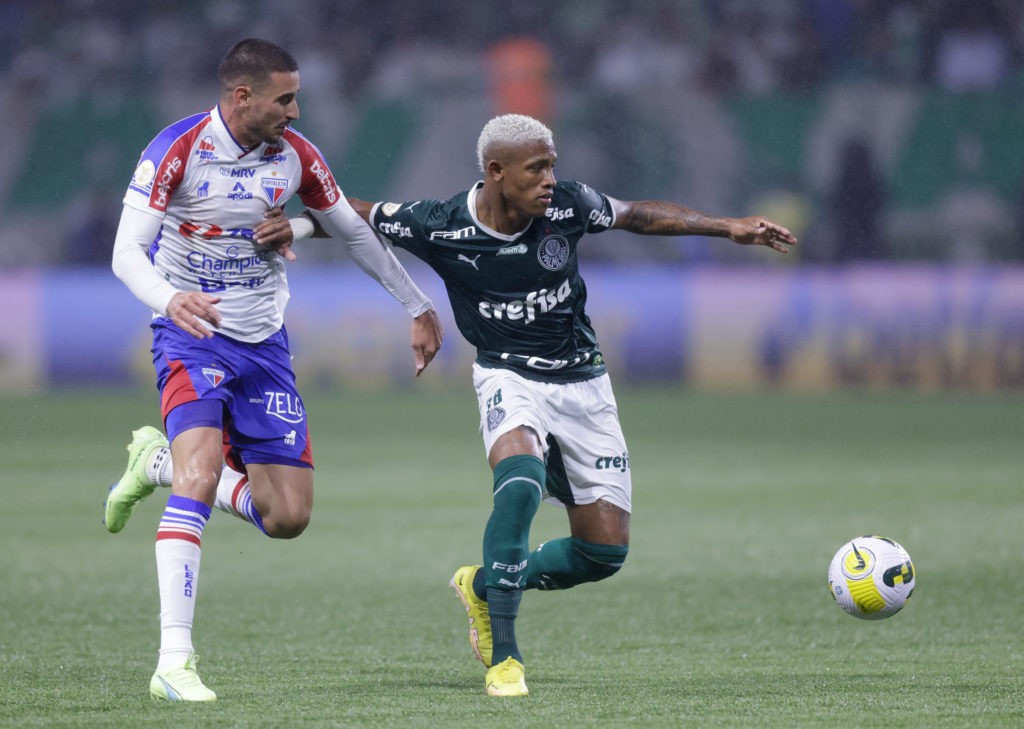 Arsenal among 3 clubs after Brazilian midfielder - bid submitted 2 SAO PAULO, BRAZIL - NOVEMBER 02: Thiago Galhardo of Fortaleza and Danilo of Palmeiras fight for the ball during a match between Palmeiras and Fortaleza as part of Brasileirao Series A 2022 at Allianz Parque on November 02, 2022 in Sao Paulo, Brazil. (Photo by Alexandre Schneider/Getty Images)