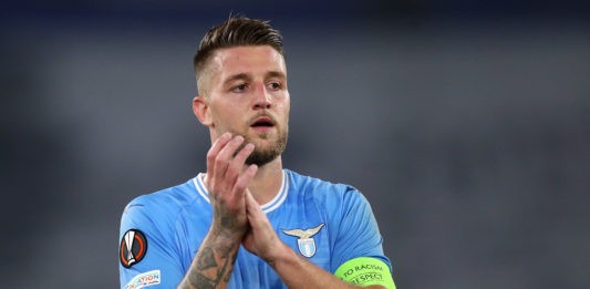 ROME, ITALY - OCTOBER 27: Sergej Milinkovic-Savic of SS Lazio acknowledges the fans following the UEFA Europa League group F match between SS Lazio and FC Midtjylland at Stadio Olimpico on October 27, 2022 in Rome, Italy. (Photo by Paolo Bruno/Getty Images)