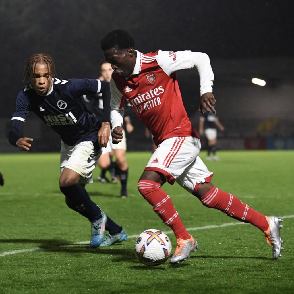 Amario Cozier-Duberry playing for the Arsenal academy (Photo via Arsenal Academy on Twitter)