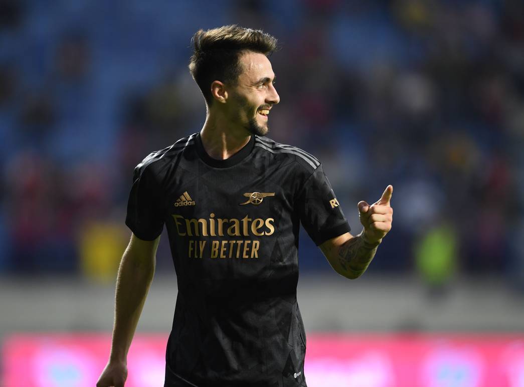 Fabio Vieira celebrating an Arsenal goal at the Dubai Super Cup (Photo via Arsenal.com)