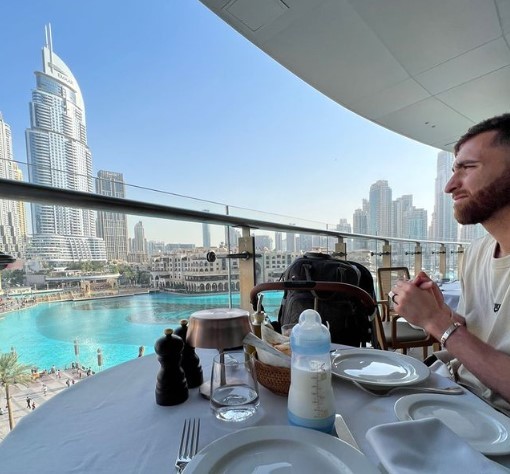 Matt Turner in Dubai via Ash Turner on Instagram
