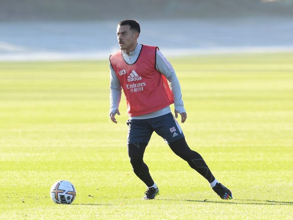 Li Ke rehabs at Arsenal training ground 3 Nico Yennaris back training with the Arsenal academy at London Colney (Photo via Yennaris on Instagram)