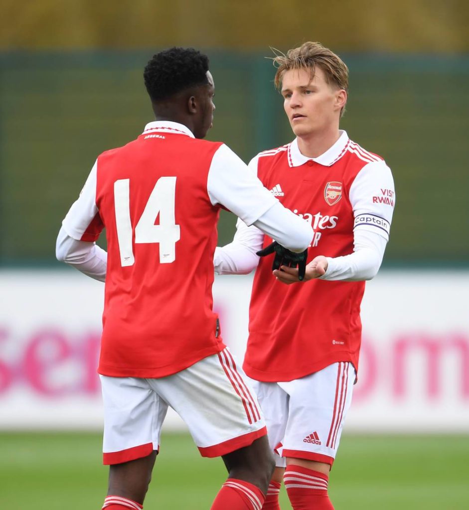 Eddie Nketiah and Martin Odegaard celebrate a goal in an Arsenal friendly vs Watford (Photo via Arsenal.com)