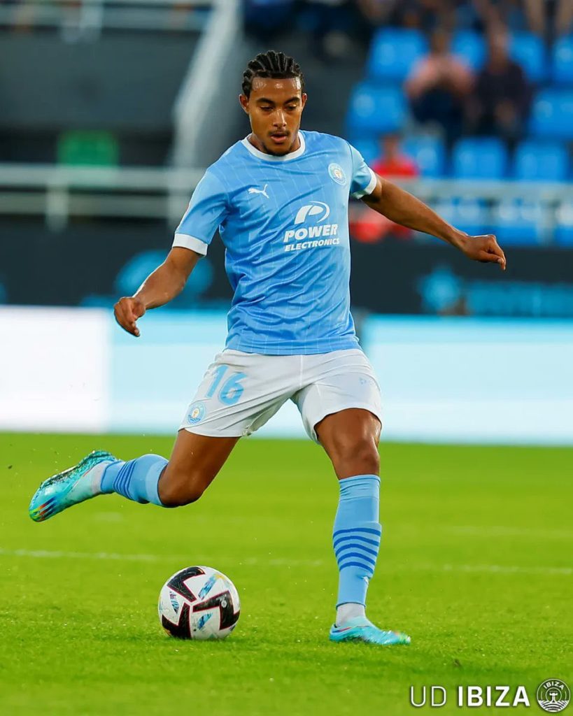 Miguel Azeez on loan at UD Ibiza (Photo via UD Ibiza on Twitter)