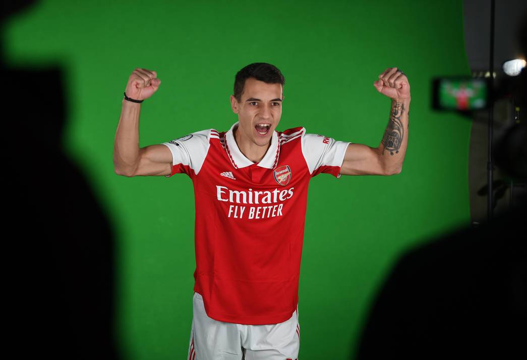 Kiwior via Arsenal