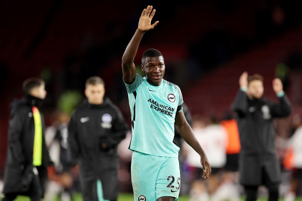 SOUTHAMPTON, ENGLAND: Moises Caicedo of Brighton & Hove Albion applauds fans after the Premier League match between Southampton FC and Brighton & H...