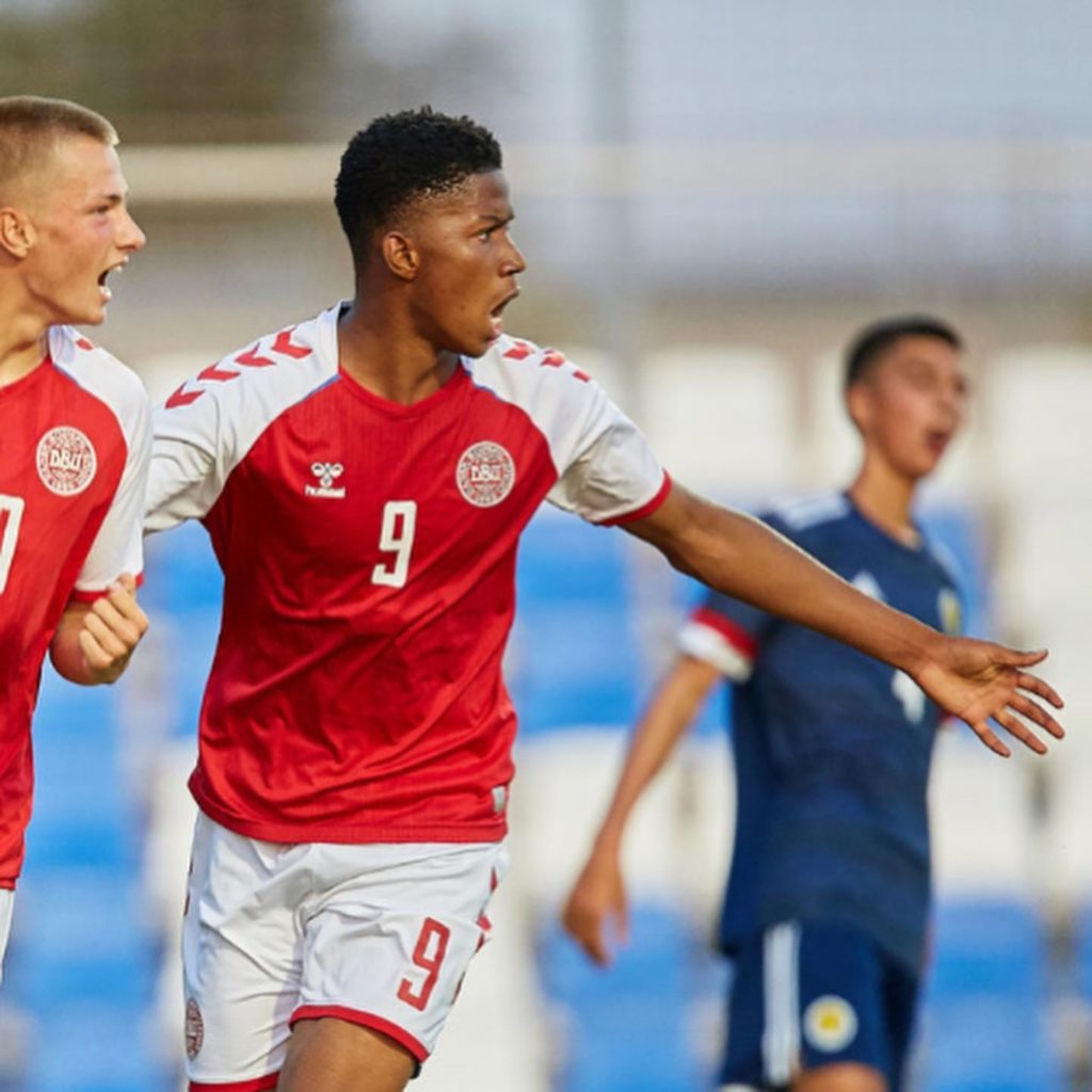 Chido Obi playing for the Denmark u16s (Photo via Obi on Instagram)