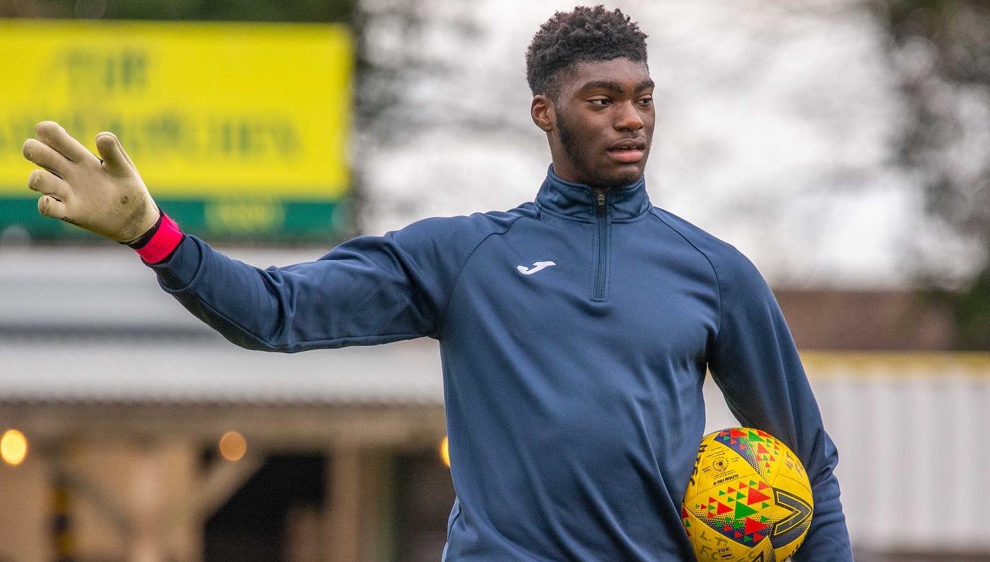 Brian Okonkwo with Hitchin Town (Photo via Hitchin Town FC on Twitter)
