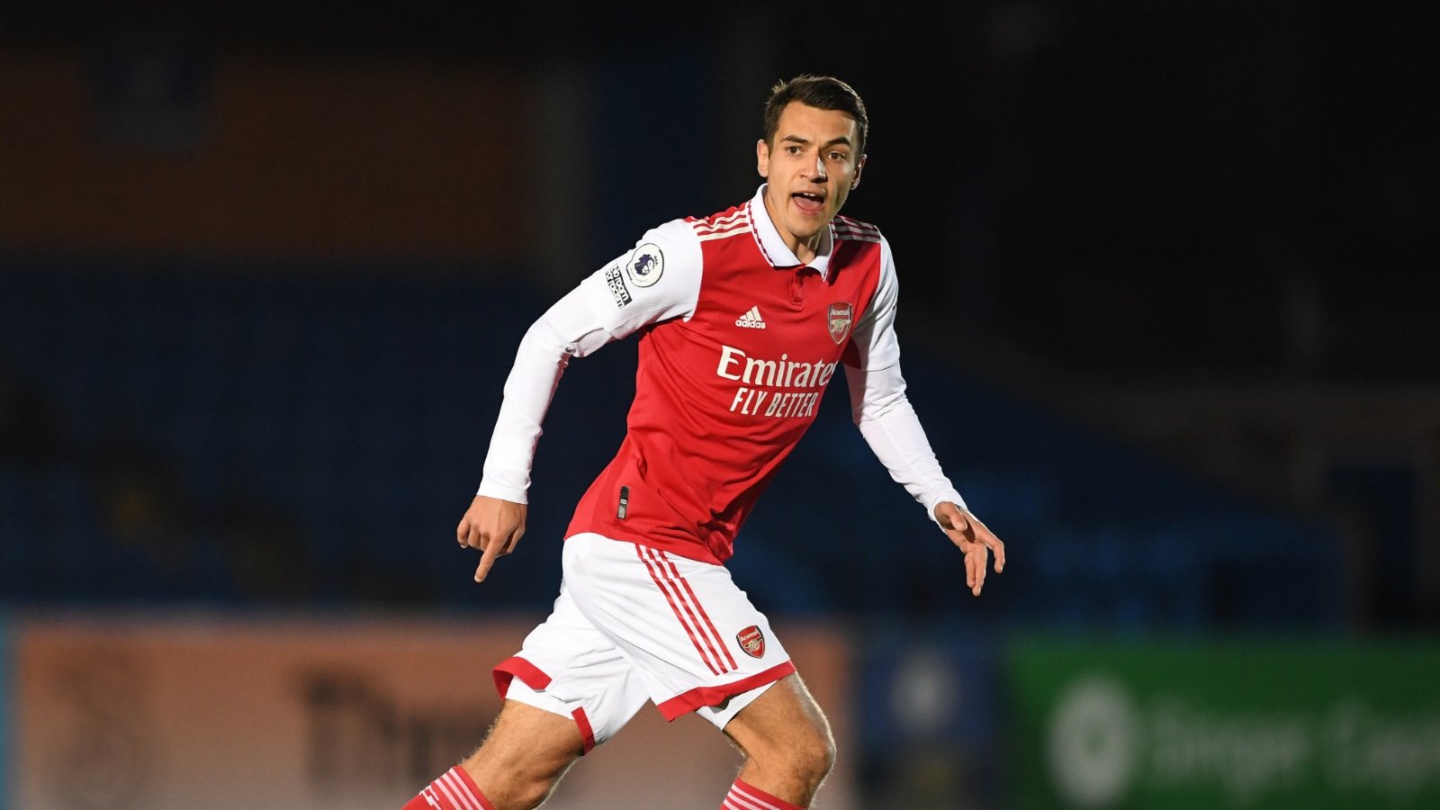 Jakub Kiwior playing for the Arsenal u21s (Photo via Arsenal Academy on Twitter)