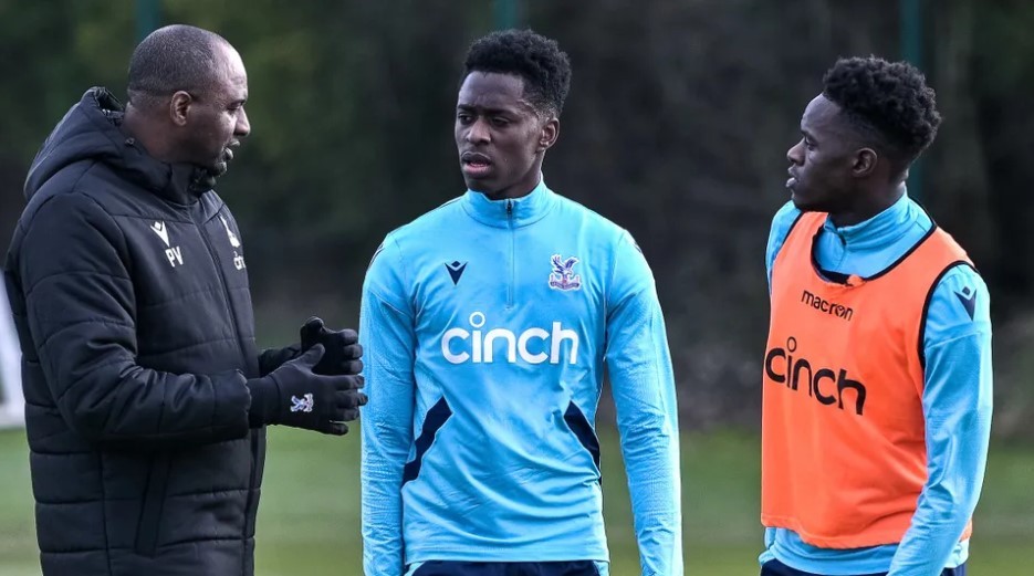 Patrick Vieira and Albert Sambi Lokonga speak in training (Photo via CPFC.co.uk)