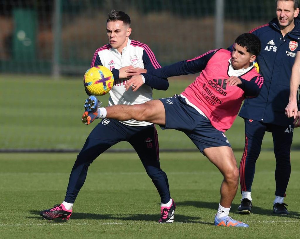 Long-term injured Arsenal midfielder eased back in 3 Salah-Eddine Oulad M'hand (R) in training with Arsenal (Photo via Arsenal.com)
