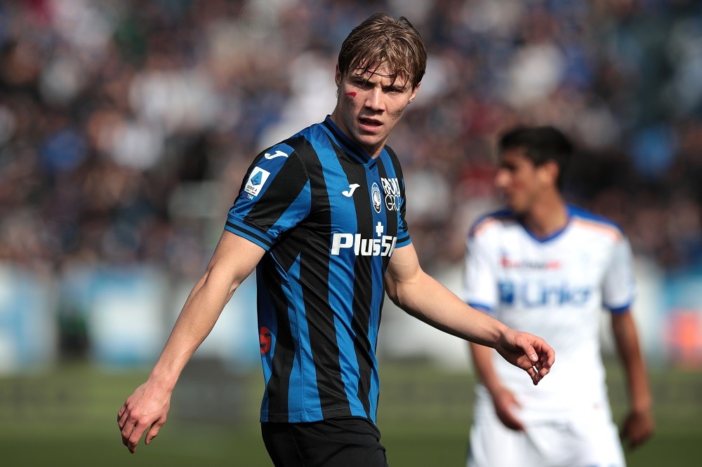 BERGAMO, ITALY: Rasmus Hojlund of Atalanta BC looks on during the Serie A match between Atalanta BC and US Lecce at Gewiss Stadium on February 19, 2023. (Photo by Emilio Andreoli/Getty Images)