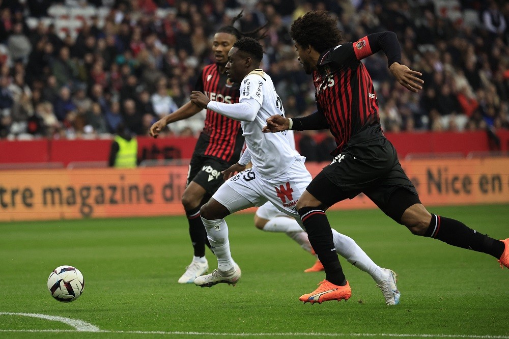 Arsenal's Balogun may be available for as low as £27m 2 Reims' English forward Folarin Balogun (C) fights for the ball with Nice's Brazilian defender Dante (R) during the French L1 football match between OGC Nice and Stade de Reims at the Allianz Riviera Stadium in Nice, south-eastern France, on February 18, 2023. (Photo by VALERY HACHE/AFP via Getty Images)
