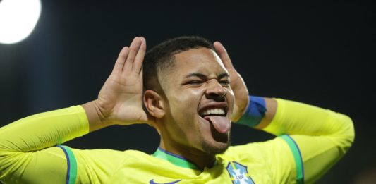 Arsenal transfers - Brazil's Vitor Roque celebrates after scoring against Venezuela during the South American U-20 championship football match at the Metropolitano de Techo stadium in Bogota, Colombia on February 3, 2023. (Photo by JUAN PABLO PINO / AFP) (Photo by JUAN PABLO PINO/AFP via Getty Images)