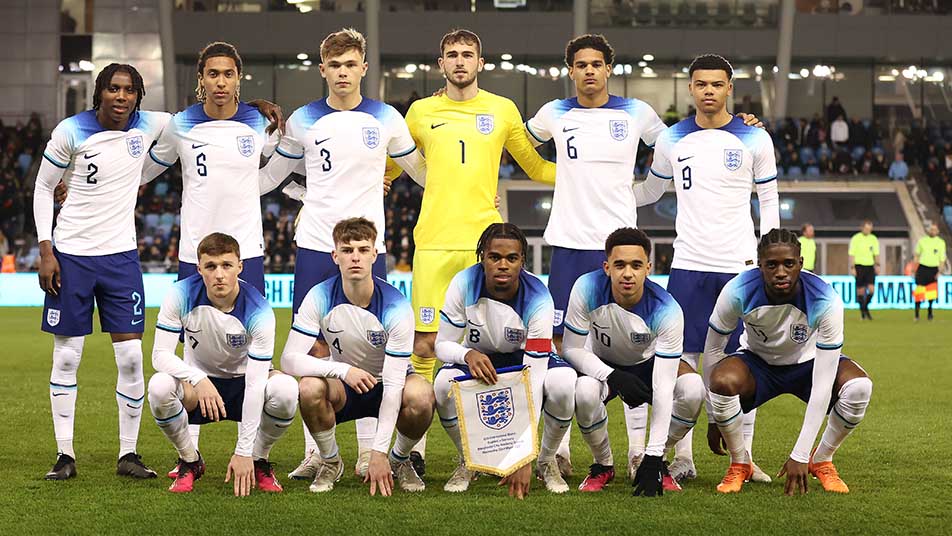 Arsenal England youth international March fixtures & results 2 MANCHESTER, ENGLAND: Players of England including Brooke Norton-Cuffy (L) pose for a team photograph prior to the International Friendly match between England and Germany at Manchester City Academy Stadium on March 22, 2023 in Manchester, England. (Photo by Naomi Baker - The FA/The FA via Getty Images)