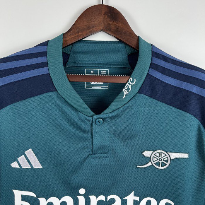 Arsenal's leaked third kit for the 2023/24 season (Photo via ACL Soccer on Twitter)