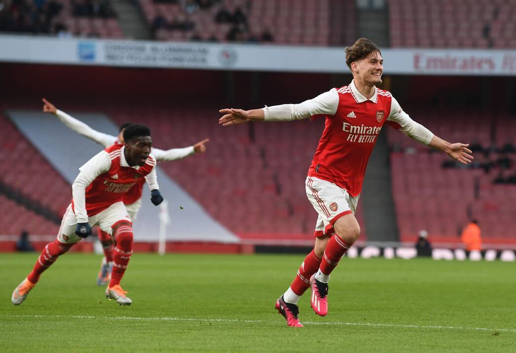 Michal Rosiak celebrates a goal for the Arsenal u18s (Photo via Arsenal.com)