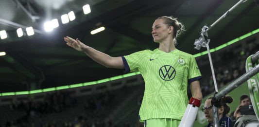 WOLFSBURG, GERMANY - MARCH 30: Alexandra Popp of VfL Wolfsburg celebrates with fans after the UEFA Women's Champions League quarter-final 2nd leg match between VfL Wolfsburg and Paris Saint-Germain at Volkswagen Arena on March 30, 2023 in Wolfsburg, Germany. (Photo by Maja Hitij/Getty Images)