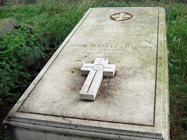 Final resting place of former Arsenal FC manager Herbert Chapman
