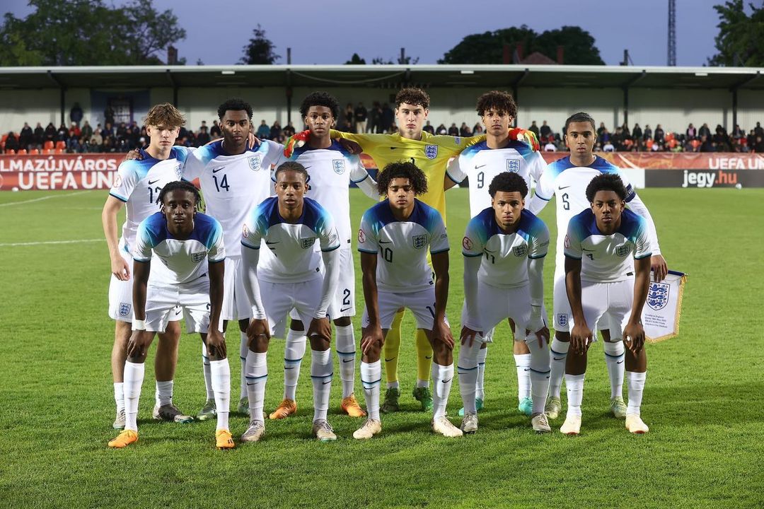 Ethan Nwaneri and Myles Lewis-Skelly (bottom right) lining up with the England u17s (Photo via Nwaneri on Instagram)