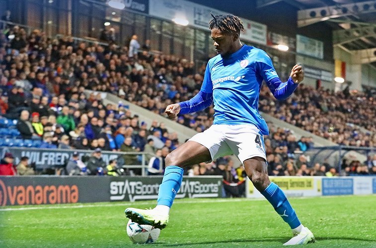 Tim Akinola playing for Chesterfield (Photo via Akinola on Instagram)