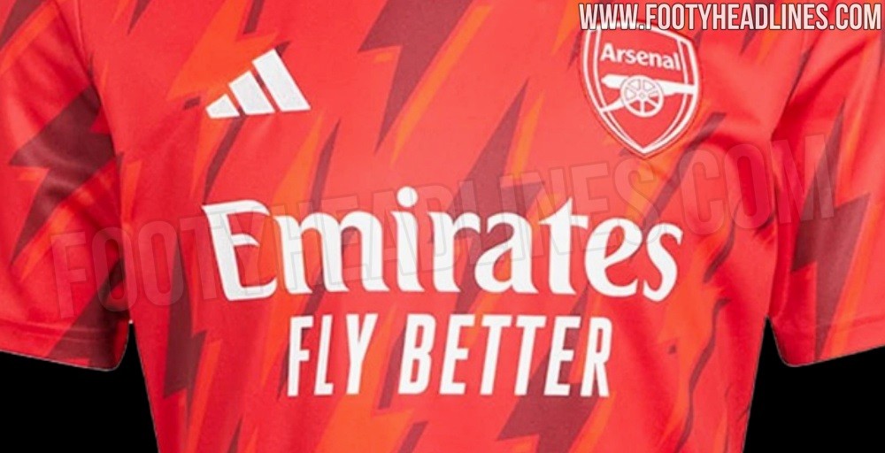 Arsenal 2023/24 pre-match kit leak photos (via FootyHeadlines.com)