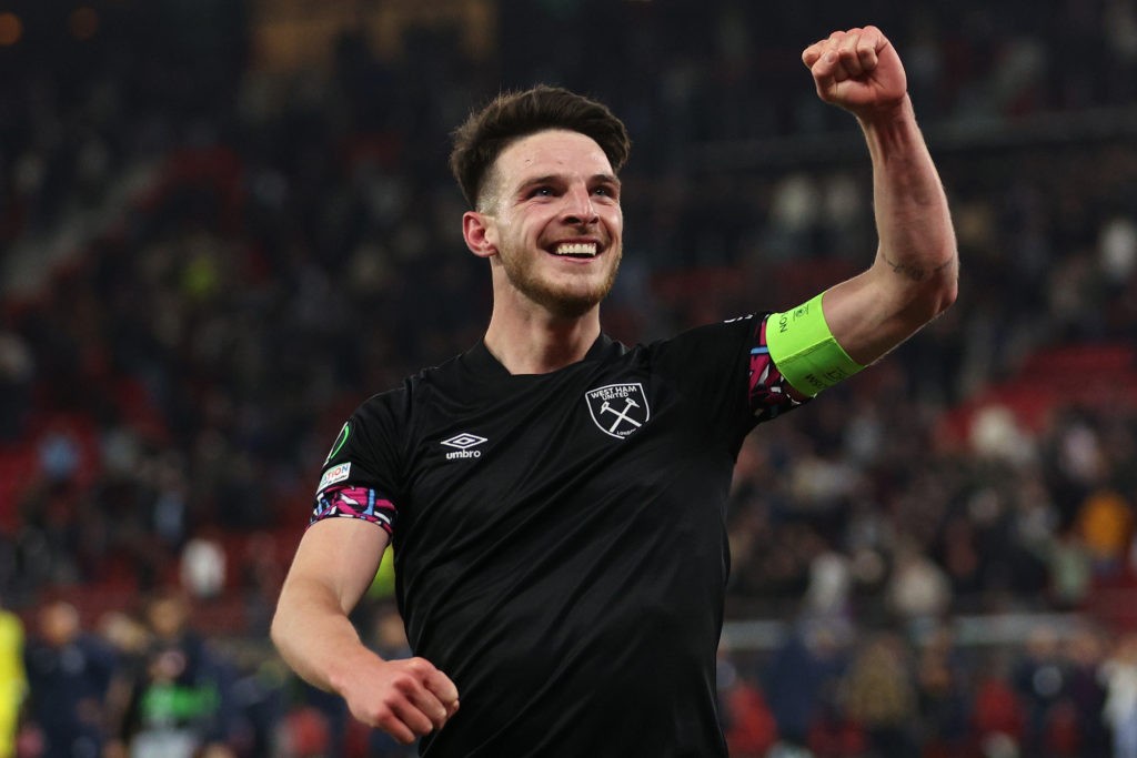 Declan Rice Arsenal transfers - ALKMAAR, NETHERLANDS - MAY 18: Declan Rice of West Ham United celebrates victory after the UEFA Europa Conference League semi-final second leg match between AZ Alkmaar and West Ham United at AFAS Stadion on May 18, 2023 in Alkmaar, Netherlands. (Photo by Dean Mouhtaropoulos/Getty Images)