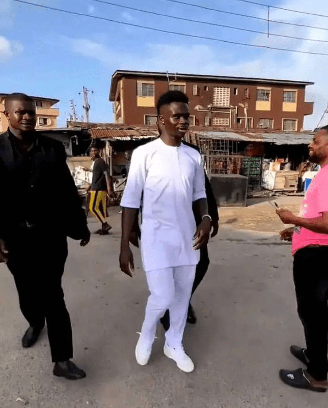 Bukayo Saka funds housing for 26 families in need 4 Bukayo Saka in Lagos via Completesports.com