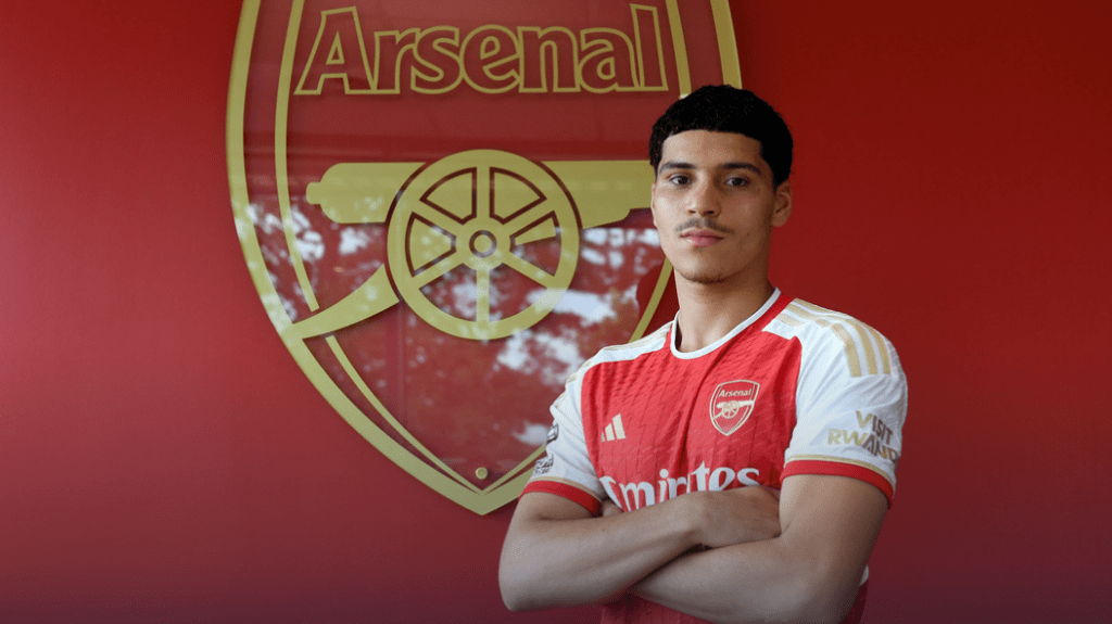 Arsenal sign 2nd brother to professional contract 2 Ismail Oulad M'Hand after signing his first professional contract with Arsenal (Photo via Arsenal.com)