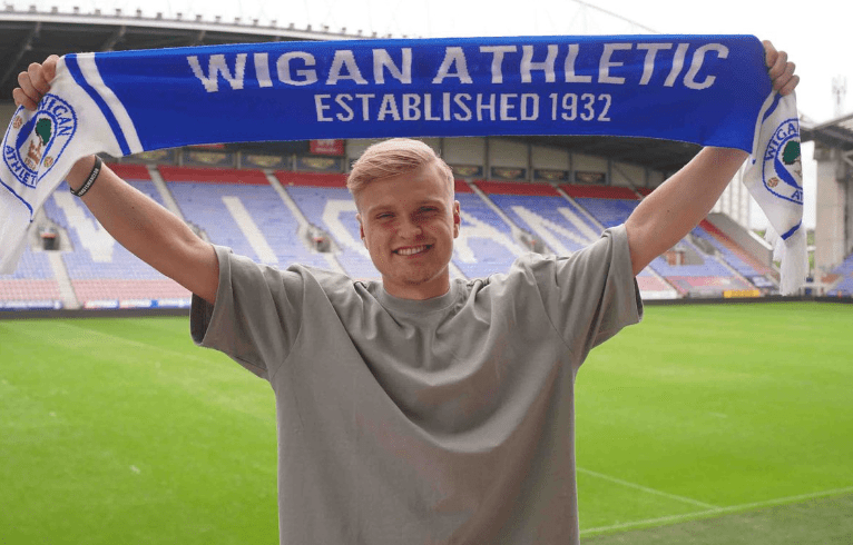 Club confirm signing of released Arsenal midfielder 2 Former Arsenal midfielder Matt Smith signing for Wigan Athletic (Photo via WiganAthletic.com)